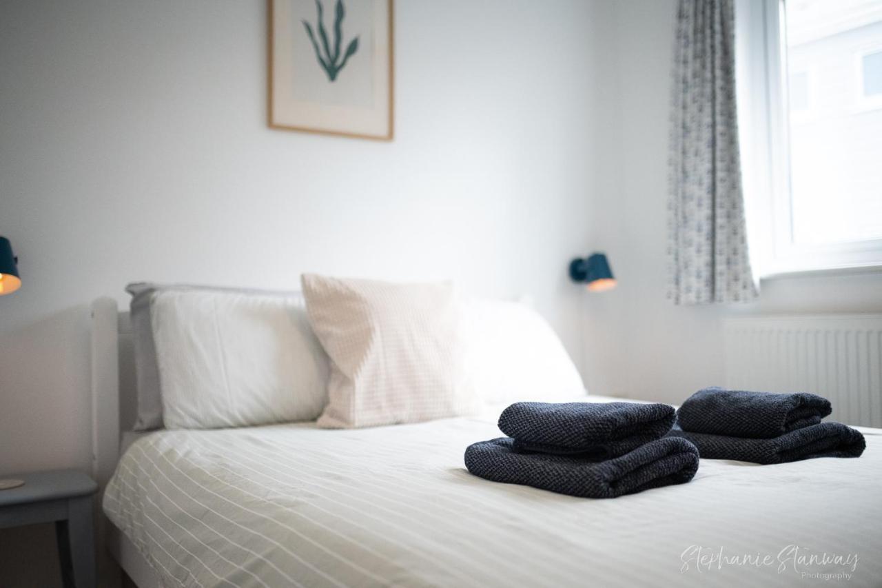 The Lookout, Modern Home From Home, Sleeps 5, With Private Parking & Outside Terrace St Ives Екстериор снимка