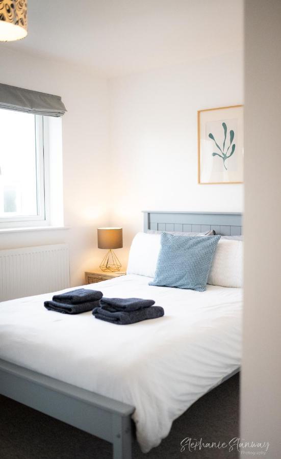 The Lookout, Modern Home From Home, Sleeps 5, With Private Parking & Outside Terrace St Ives Екстериор снимка