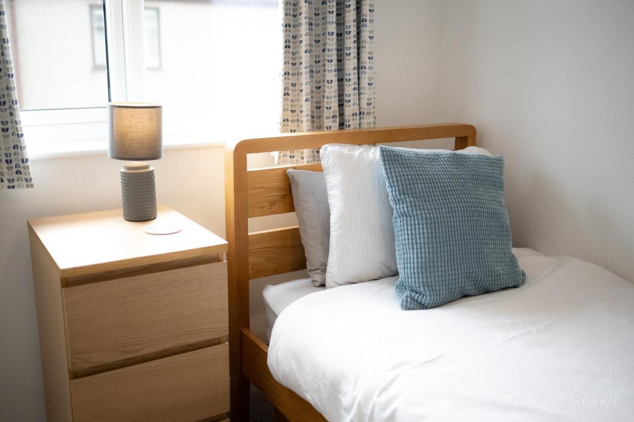 The Lookout, Modern Home From Home, Sleeps 5, With Private Parking & Outside Terrace St Ives Екстериор снимка
